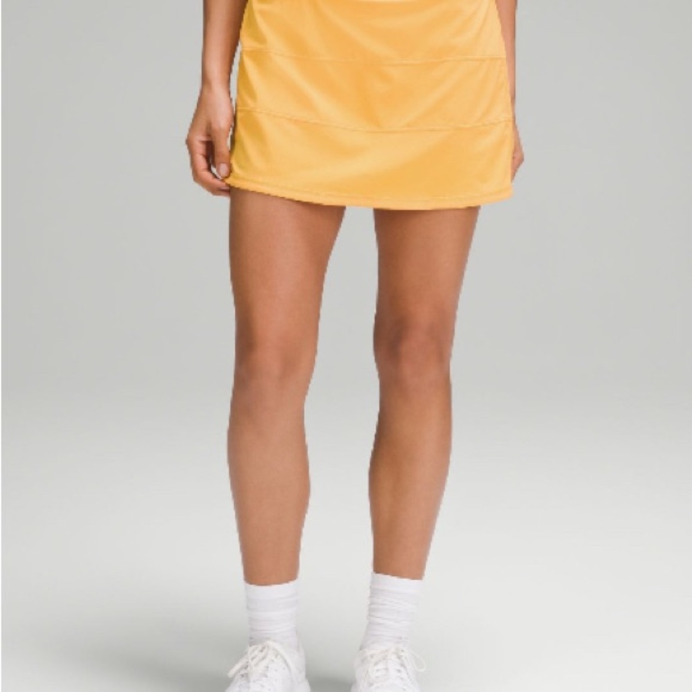 Lululemon pace rival long